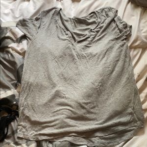 AE grey ribbed v neck